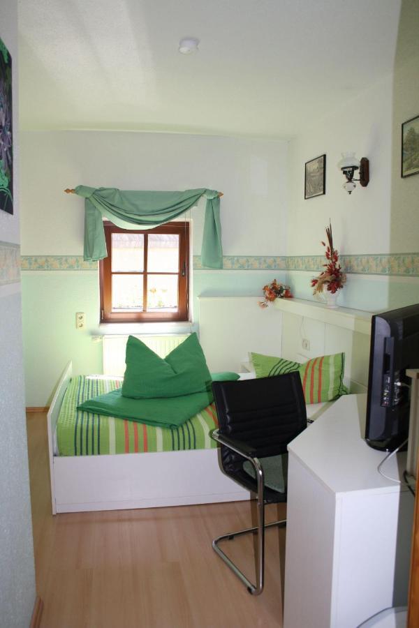 Doppelzimmer-In-Wiesa Thermalbad Wiesenbad Екстер'єр фото